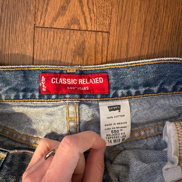 Levi's Classic 550 Relaxed Blue Jeans - Picture 2 of 4